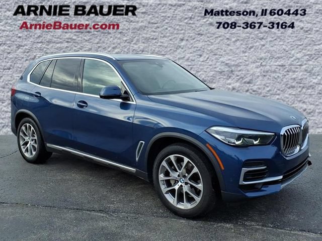 Used 2022 BMW X5 xDrive40i w/ Premium Package AWD/4WD image 1