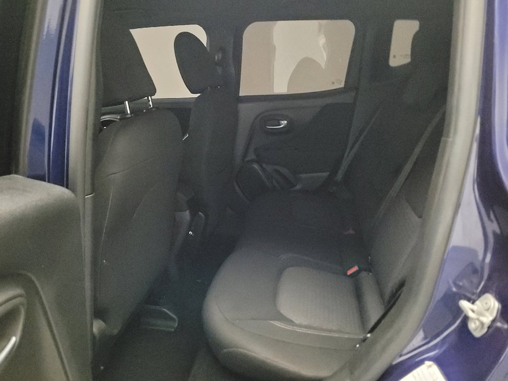 Used 2021 Jeep Renegade Latitude AWD/4WD image 18