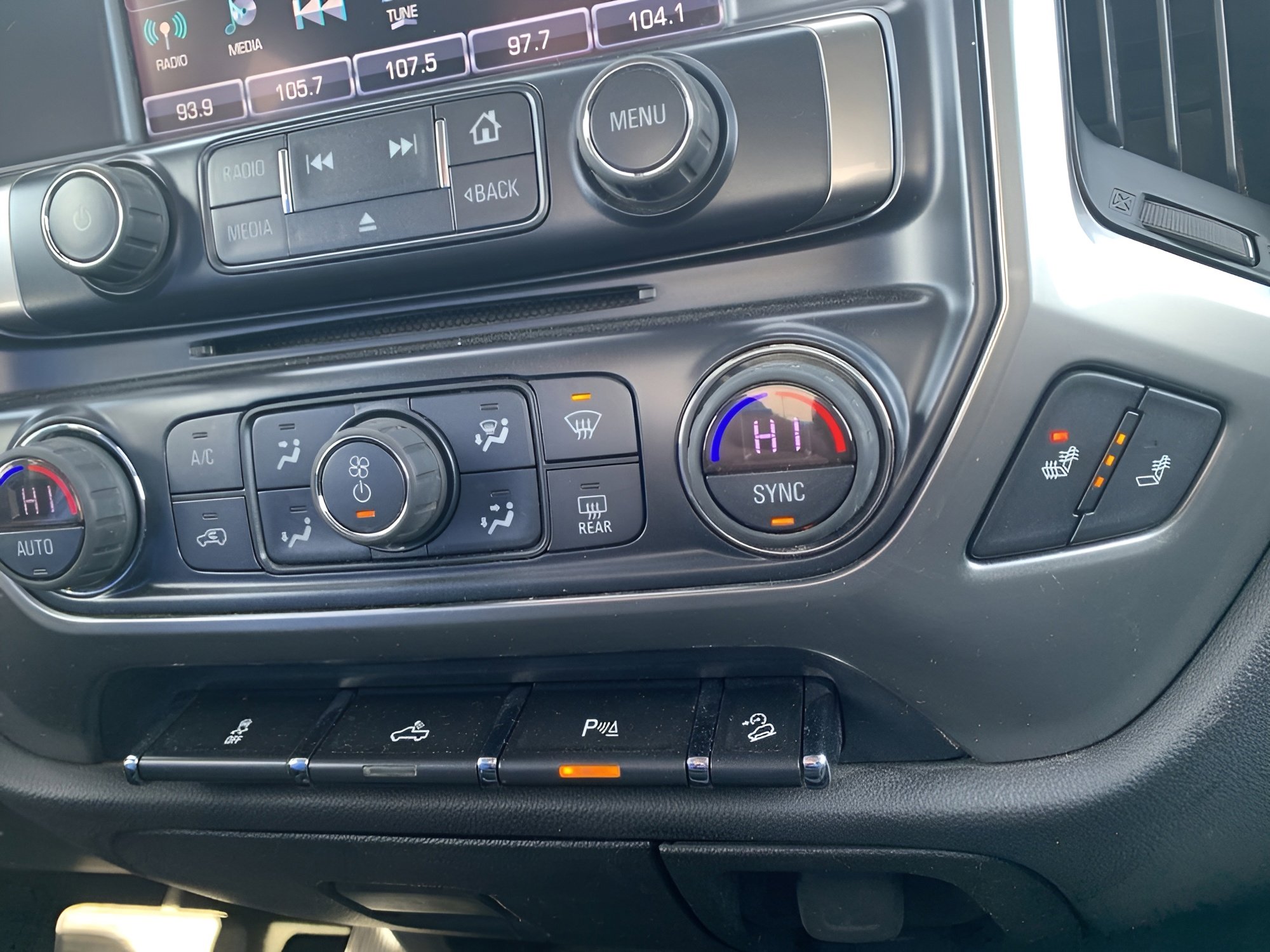 Used 2017 Chevrolet Silverado 1500 LT w/ Midnight Edition image 15