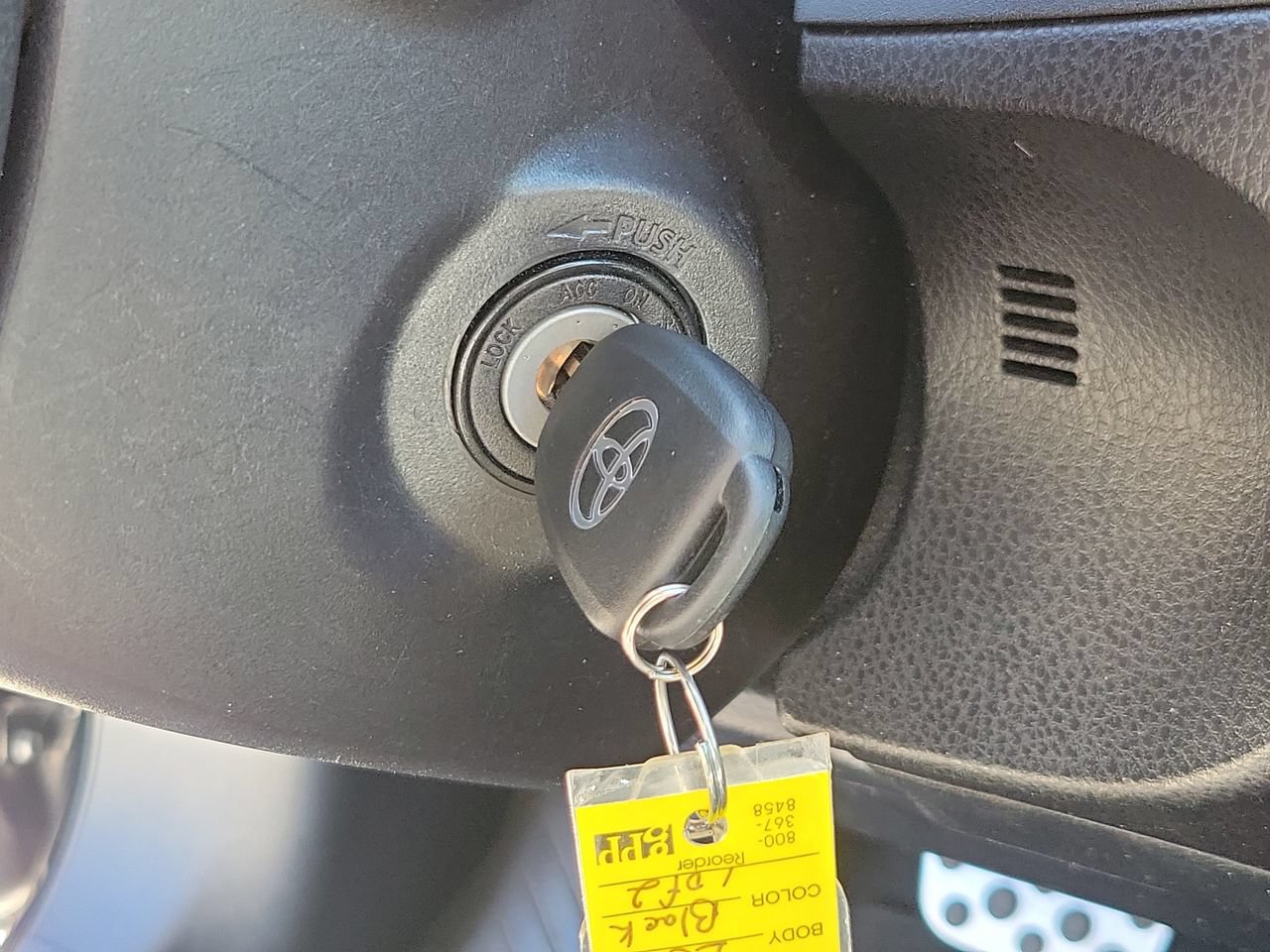 Used 2019 Toyota Corolla LE FWD image 29