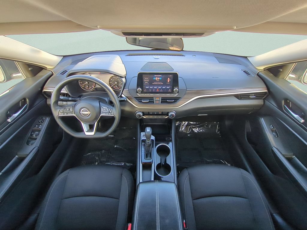 Used 2024 Nissan Altima 2.5 SV FWD image 10