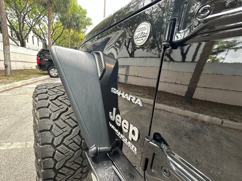 Used 2018 Jeep Wrangler Unlimited Sahara AWD/4WD image 27