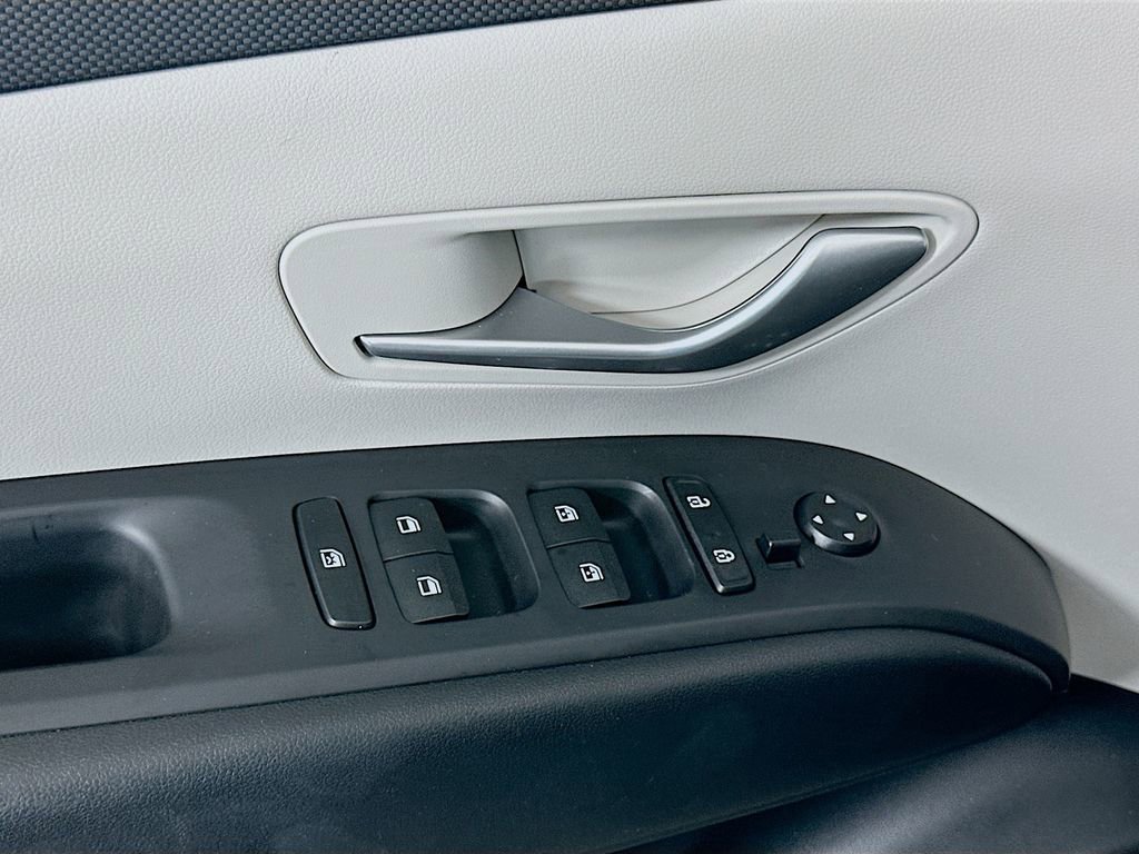Certified 2024 Hyundai Tucson SEL FWD image 17