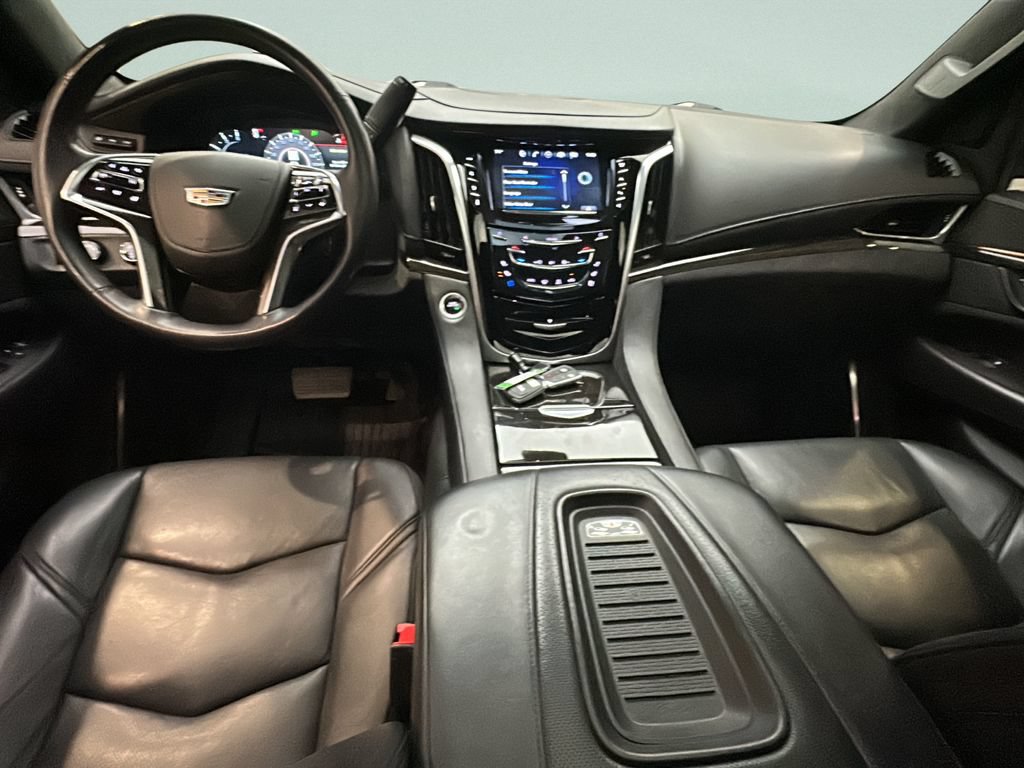 Used 2020 Cadillac Escalade Platinum AWD/4WD image 25