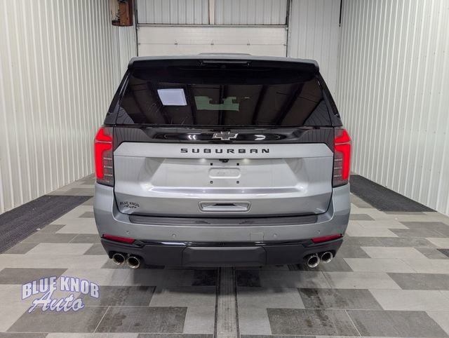 Used 2025 Chevrolet Suburban Z71 AWD/4WD image 3