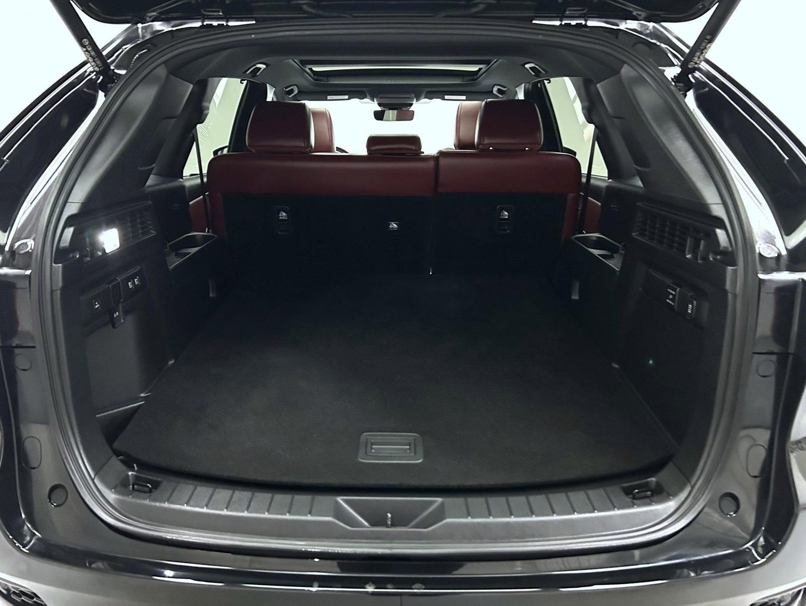 Certified 2025 MAZDA CX-70 Plug-In Hybrid w/ Premium Plus image 9