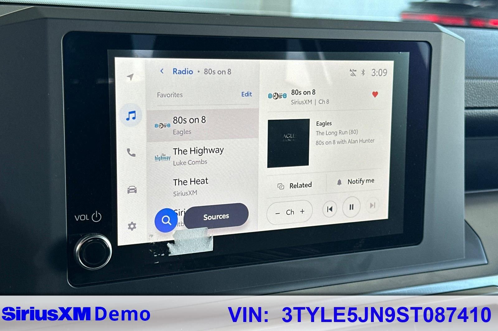 Used 2025 Toyota Tacoma TRD Off-Road AWD/4WD image 28