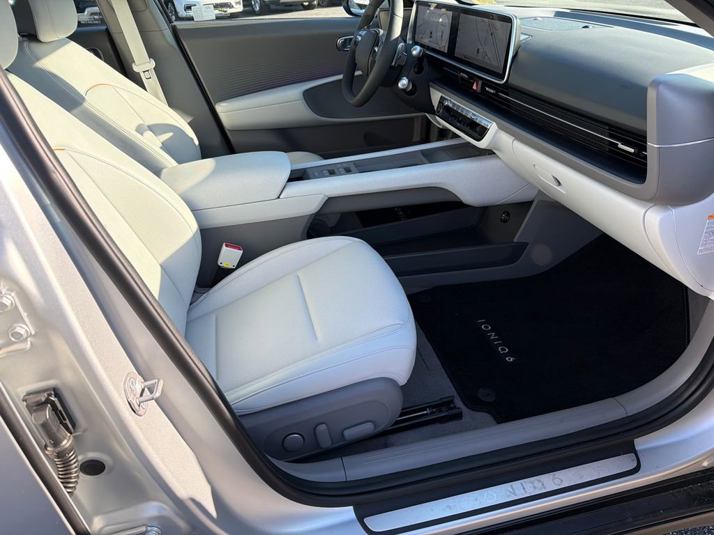 Used 2025 Hyundai Ioniq 6 Limited image 13
