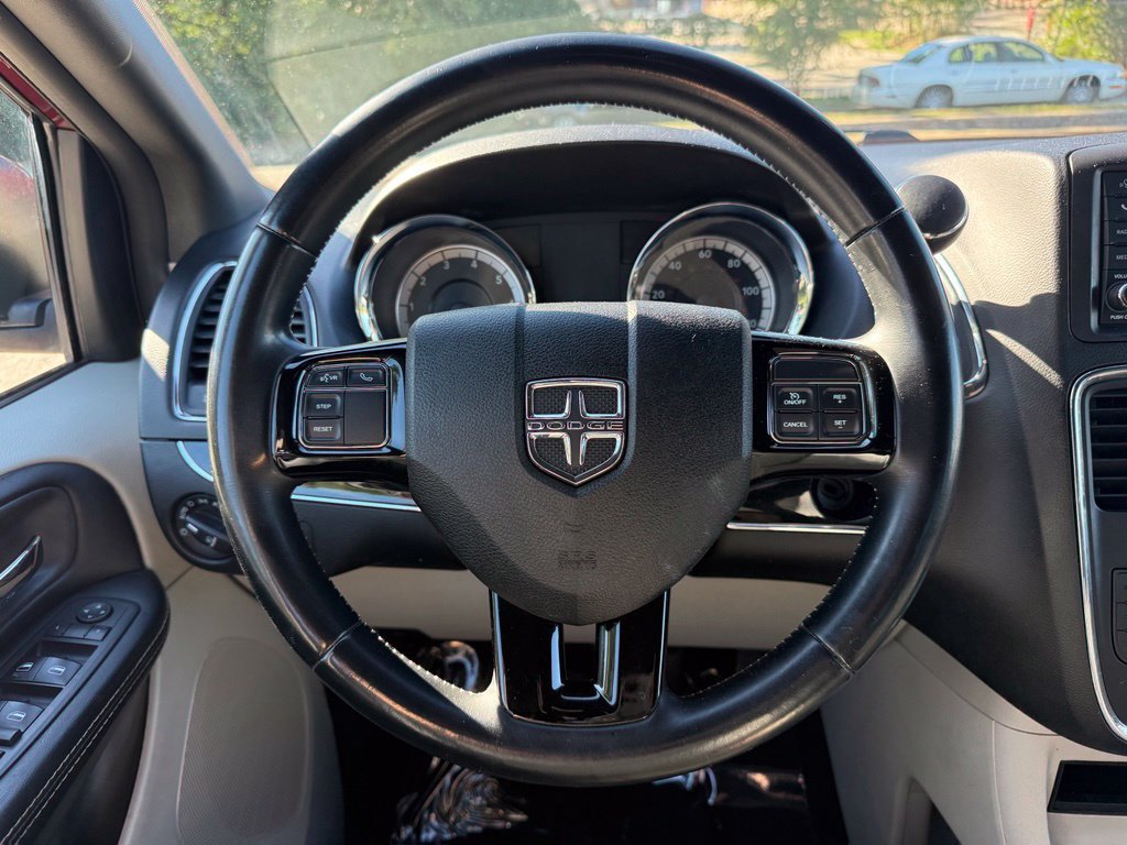 Used 2019 Dodge Grand Caravan SXT FWD image 13