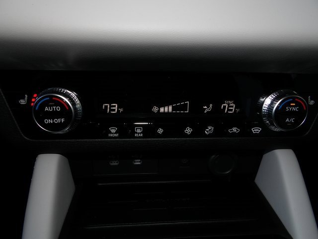 New 2025 Mitsubishi Outlander SE image 26