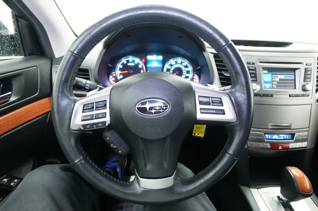 Used 2014 Subaru Outback 2.5i Limited AWD/4WD image 32