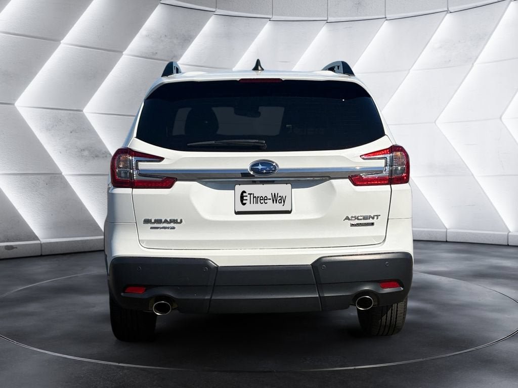 Used 2023 Subaru Ascent Touring AWD/4WD image 4