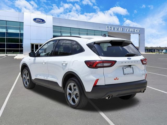 Certified 2025 Ford Escape ST-Line Select AWD/4WD image 2