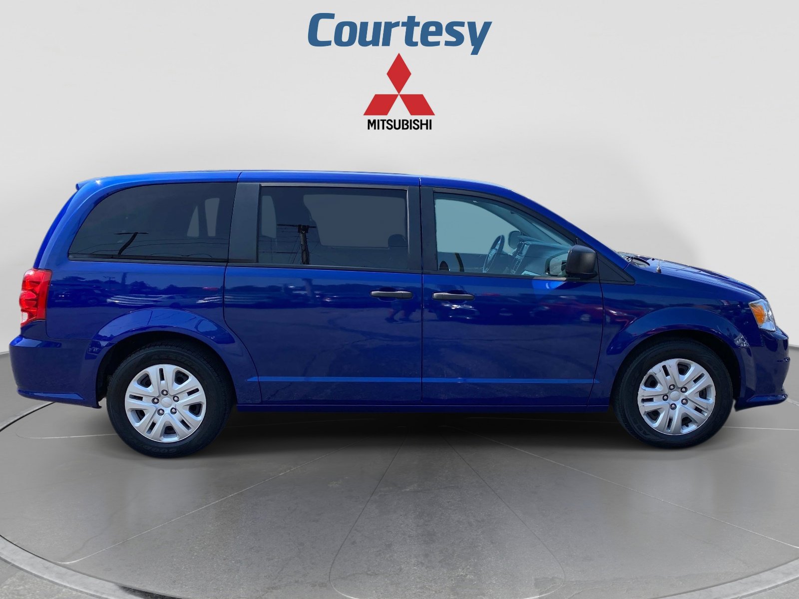 Used 2019 Dodge Grand Caravan SE FWD image 7