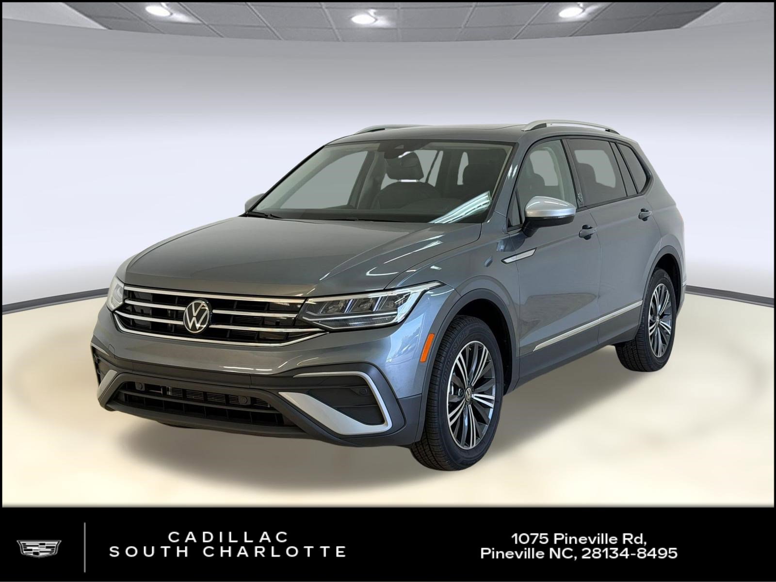 Used 2024 Volkswagen Tiguan Wolfsburg Edition image 1