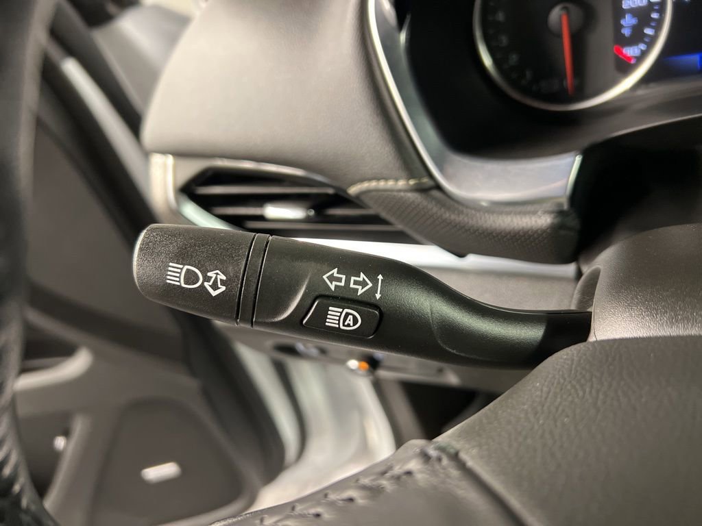 Used 2022 Chevrolet Traverse Premier AWD/4WD image 21