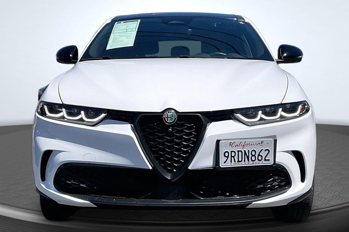 Used 2024 Alfa Romeo Tonale Veloce AWD/4WD image 3