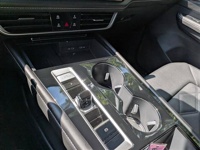 Certified 2025 Volkswagen Atlas Cross Sport SE w/ Panoramic Sunroof Package AWD/4WD image 40