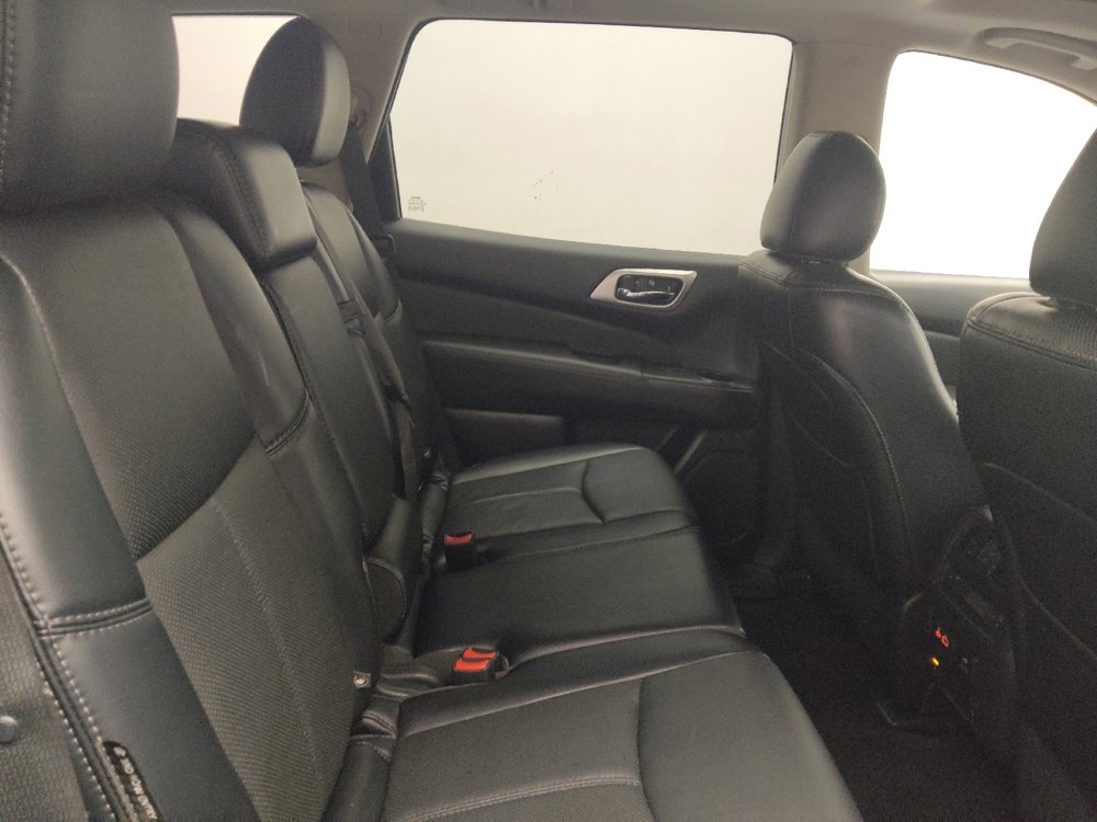 Used 2020 Nissan Pathfinder Platinum image 19
