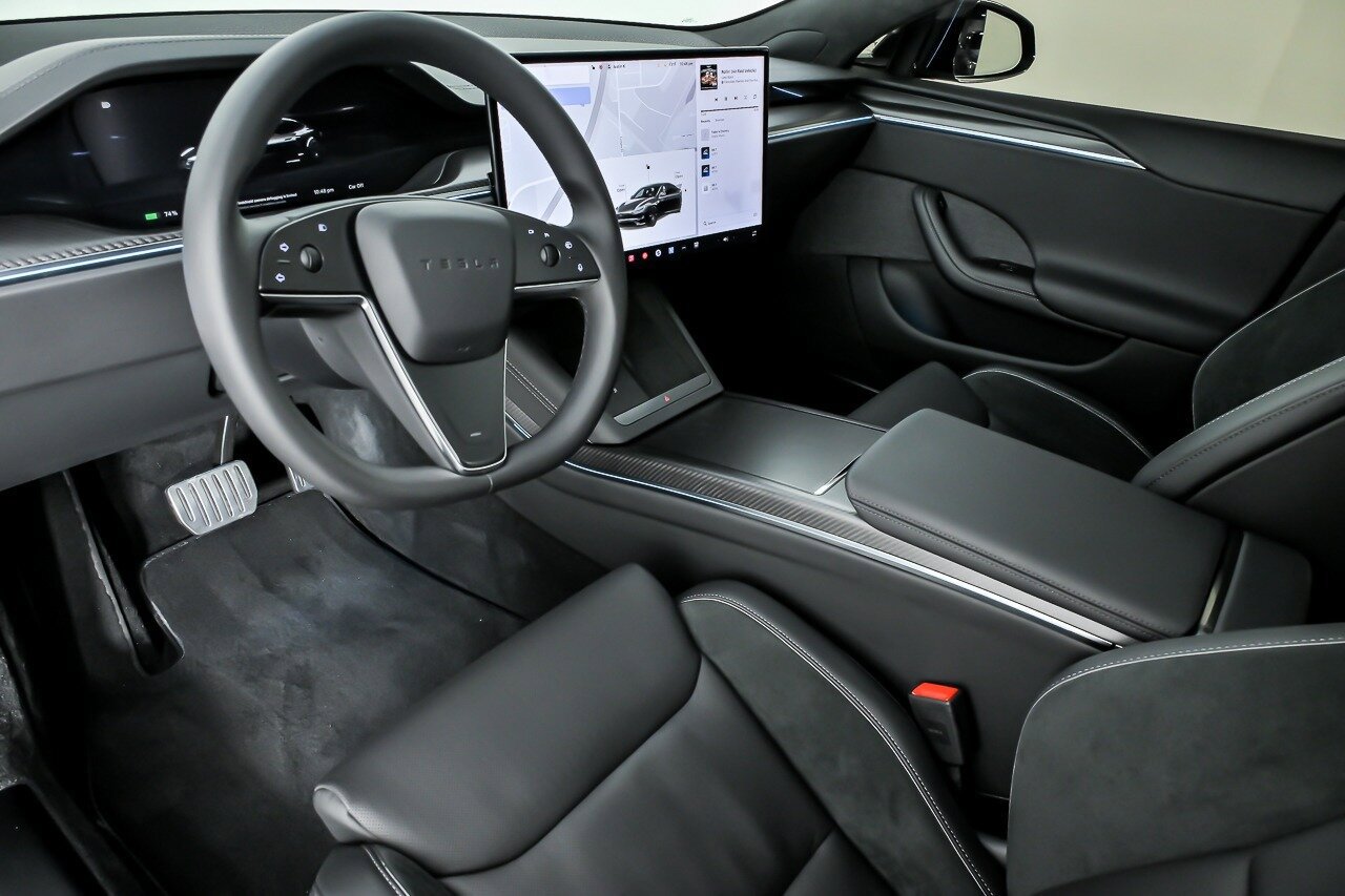 Used 2026 Tesla Model S Plaid AWD/4WD image 19