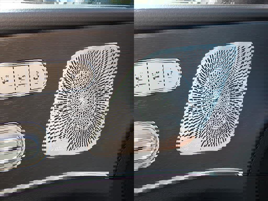 Used 2023 Mercedes-Benz GLS 450 4MATIC image 17