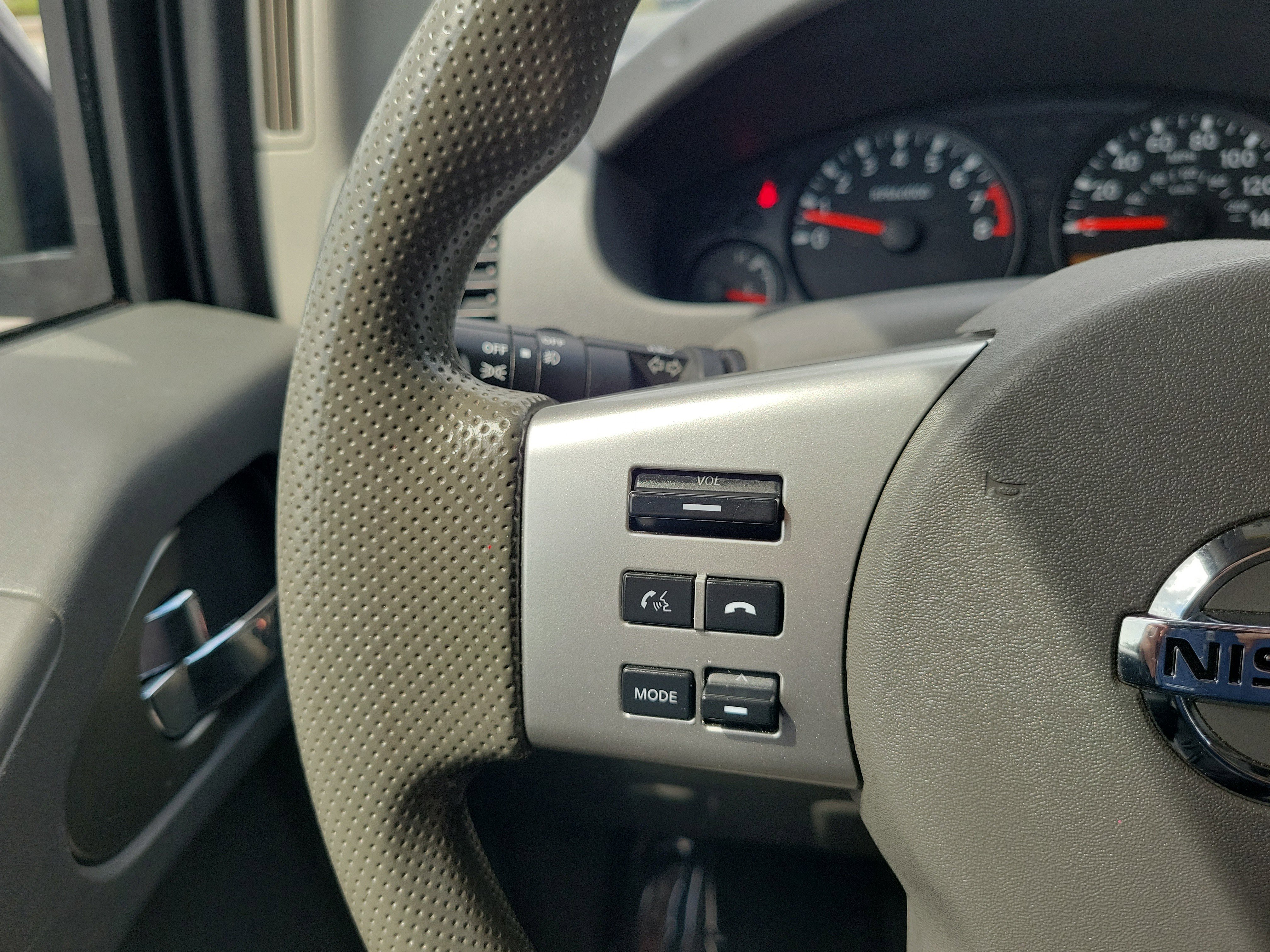 Used 2020 Nissan Frontier SV w/ Midnight Edition Floor Mats RWD image 17