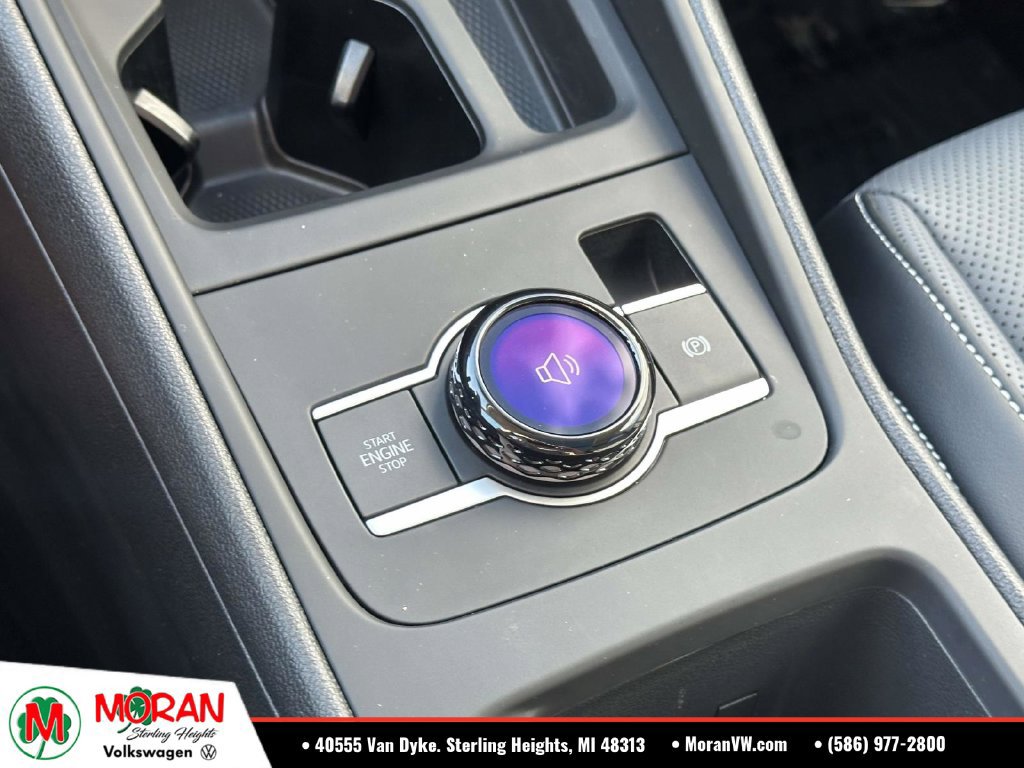 Certified 2026 Volkswagen Tiguan SE w/ Panoramic Sunroof Package FWD image 30