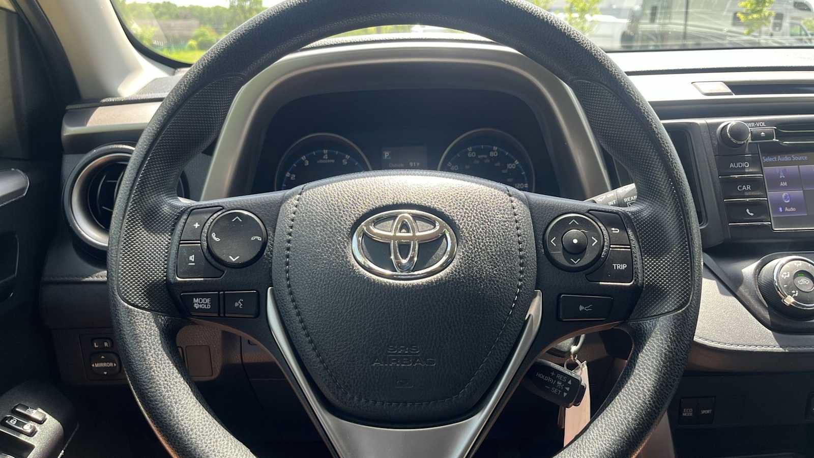 Used 2017 Toyota RAV4 LE AWD/4WD image 37