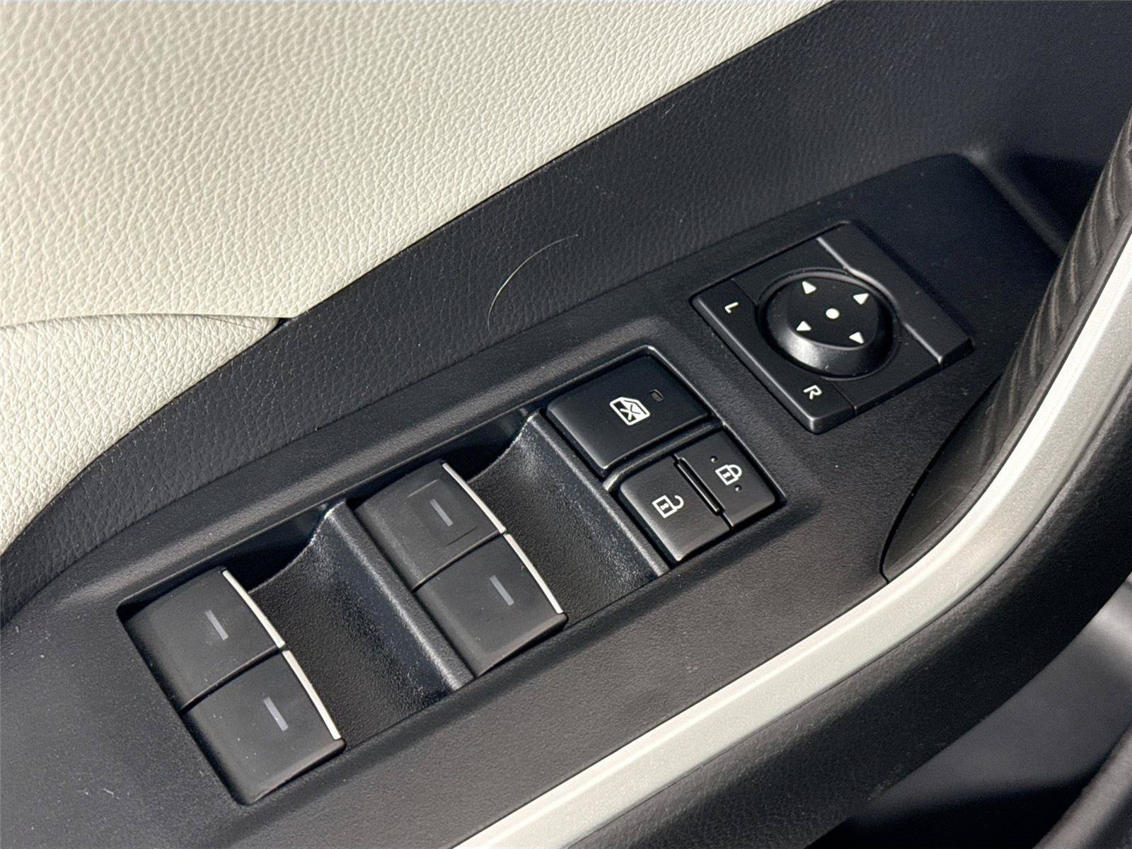 Certified 2022 Toyota RAV4 XLE Premium AWD/4WD image 27