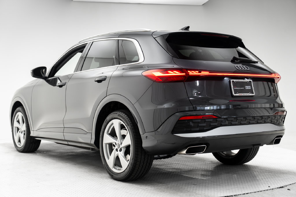 Certified 2025 Audi Q5 Prestige AWD/4WD image 3
