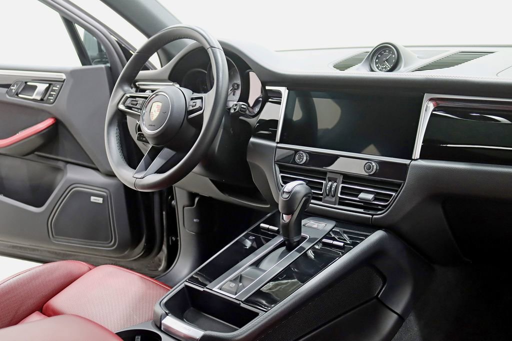 Used 2022 Porsche Macan S AWD/4WD image 30