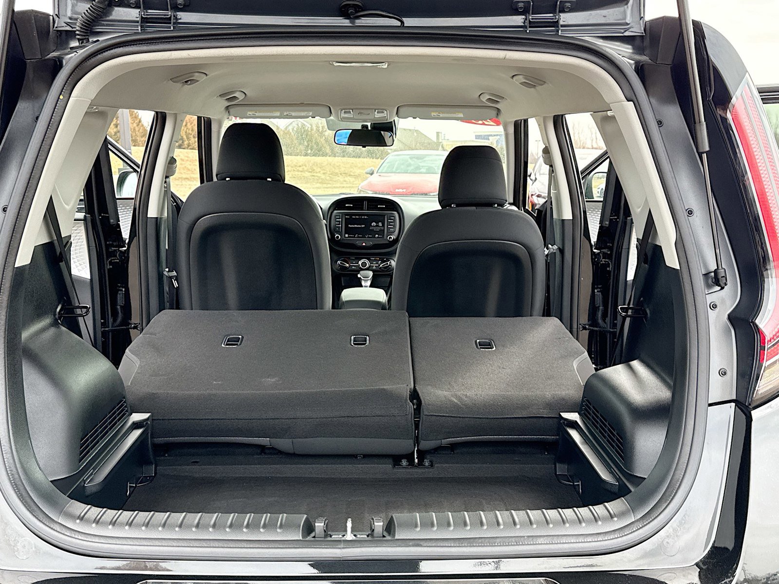 Used 2025 Kia Soul LX w/ LX Technology Package image 7