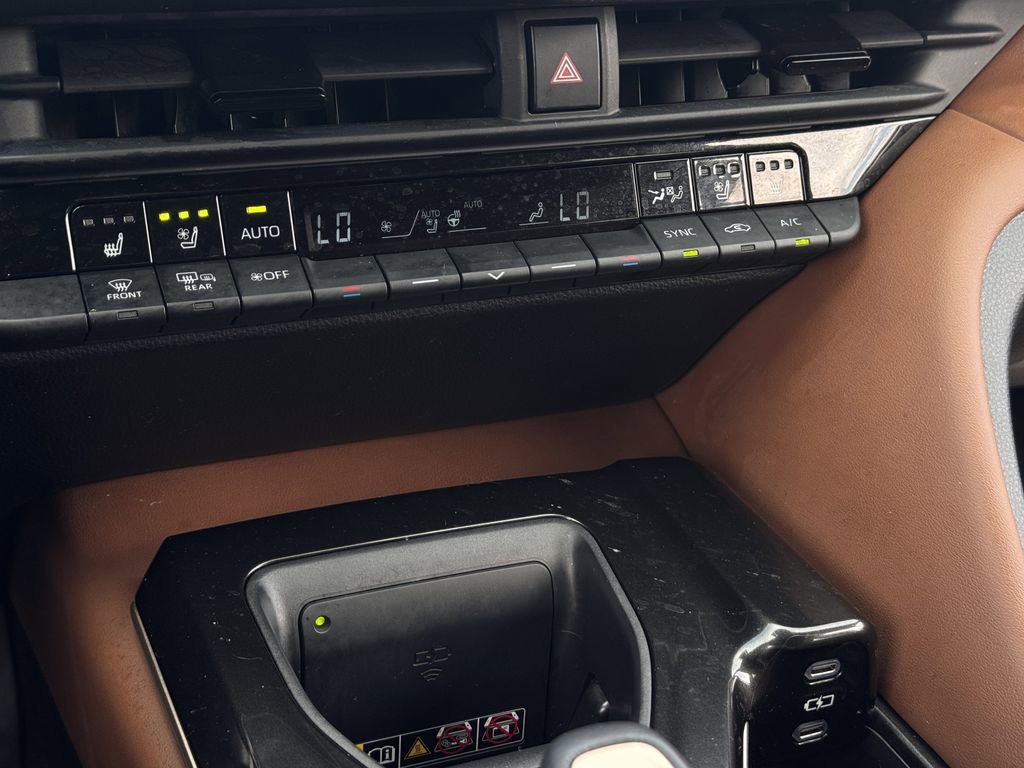 Used 2025 Toyota Crown Signia image 20