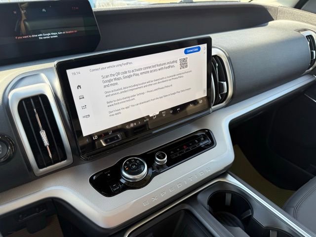 New 2025 Ford Expedition Active image 14