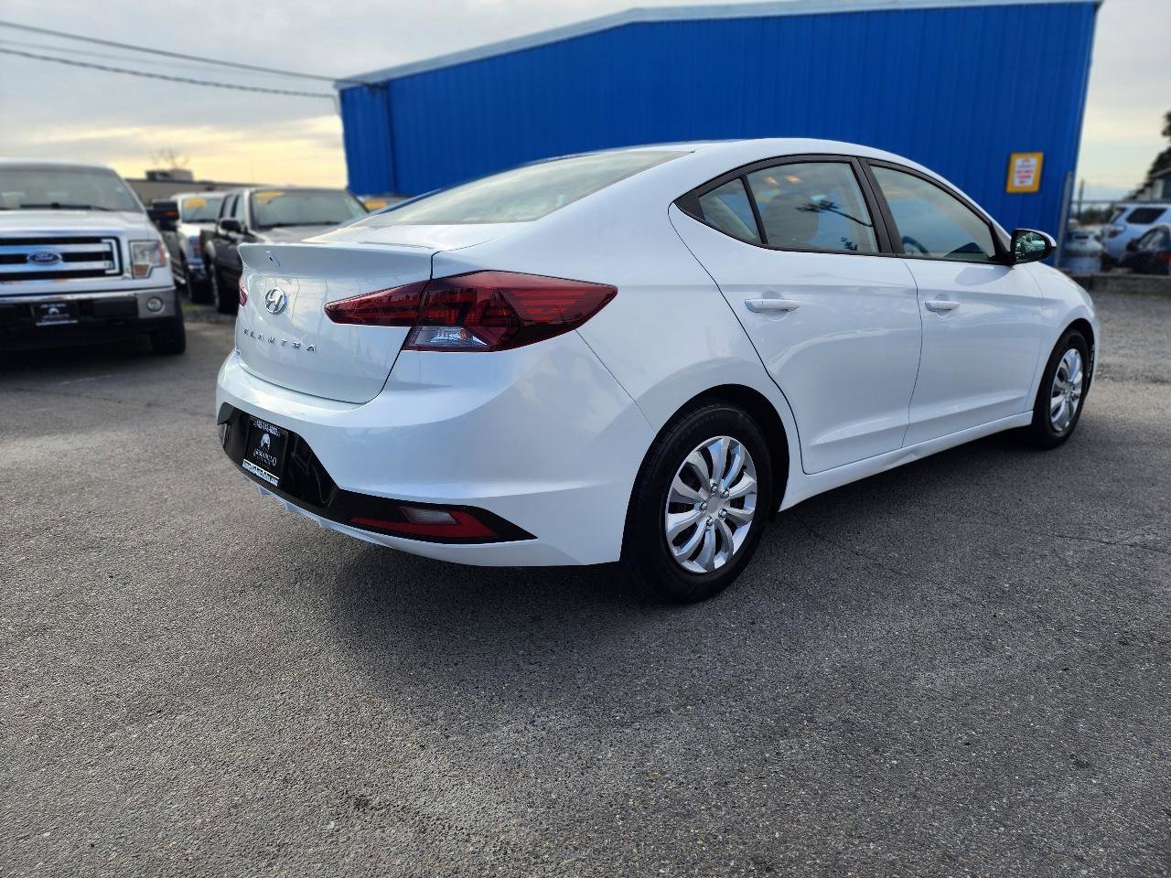 Used 2019 Hyundai Elantra SE w/ Cargo Package image 4