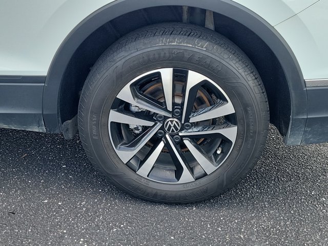 Certified 2023 Volkswagen Tiguan S FWD image 29