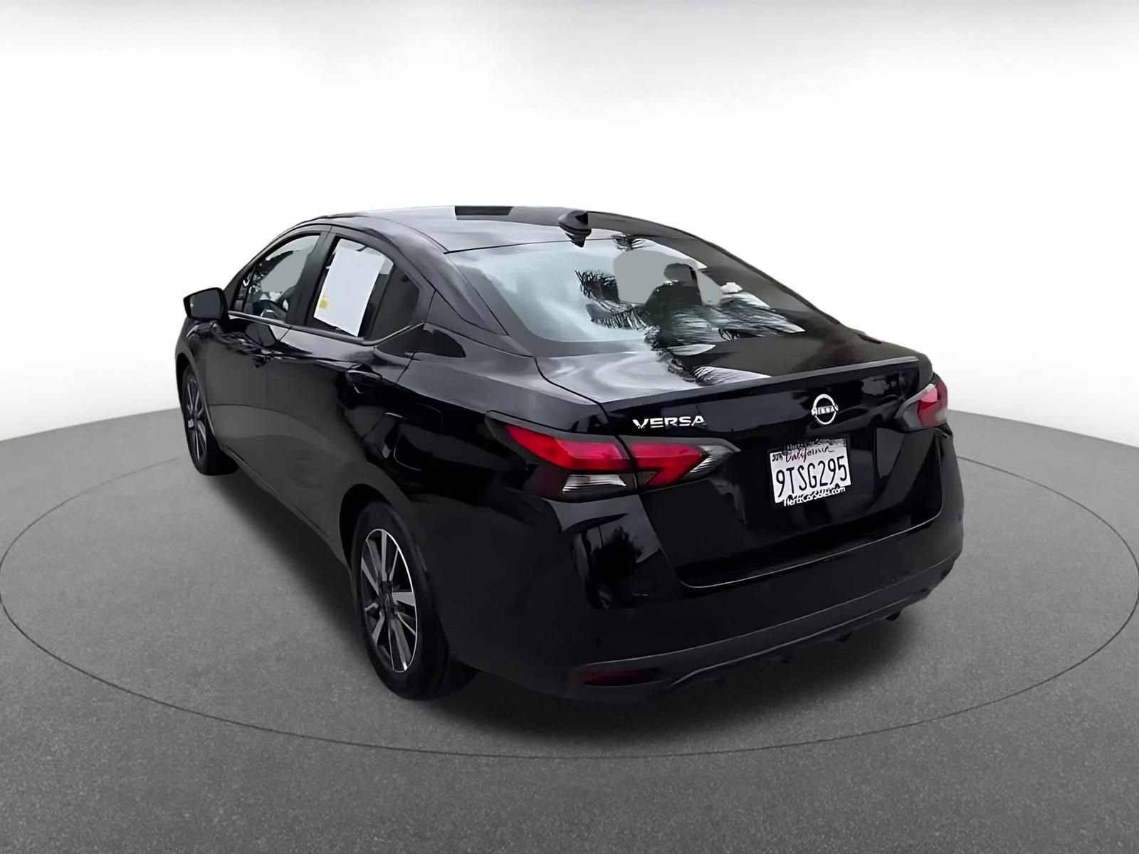 Used 2025 Nissan Versa SV FWD image 11