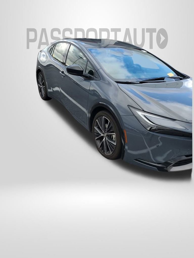 Certified 2024 Toyota Prius XLE video 2