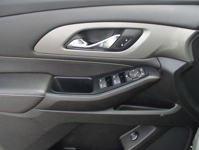 Used 2023 Chevrolet Traverse LT image 29