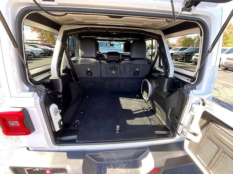 Used 2021 Jeep Wrangler Unlimited Sahara image 7