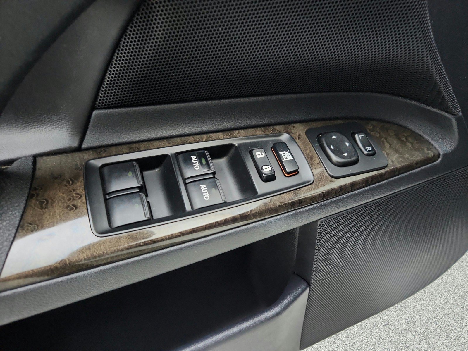 Used 2013 Lexus IS 250C RWD image 22