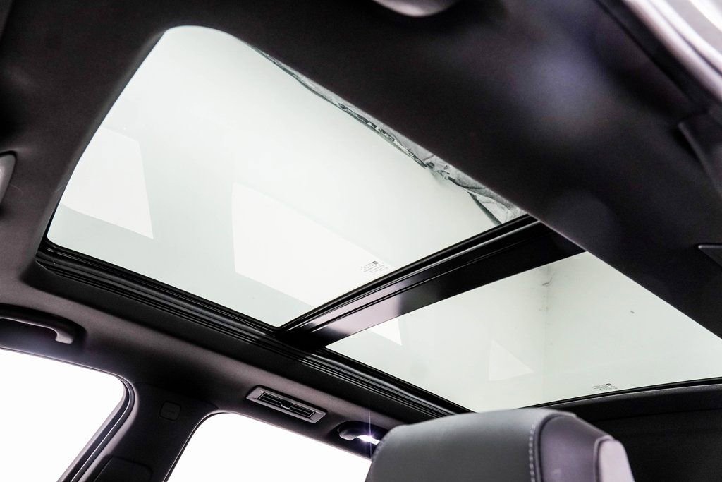 Used 2025 Cadillac XT6 Premium Luxury image 45