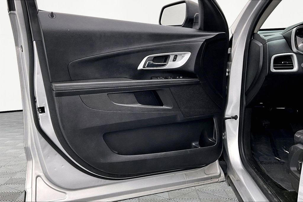 Used 2015 Chevrolet Equinox LS image 23