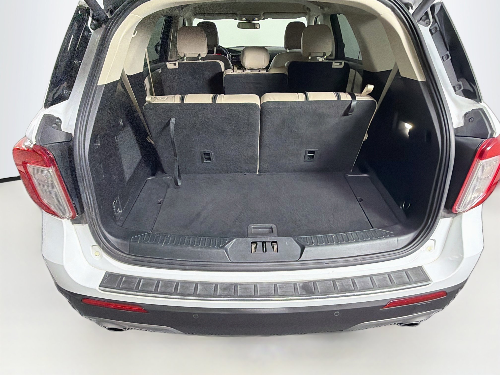 Used 2022 Ford Explorer Limited RWD image 28
