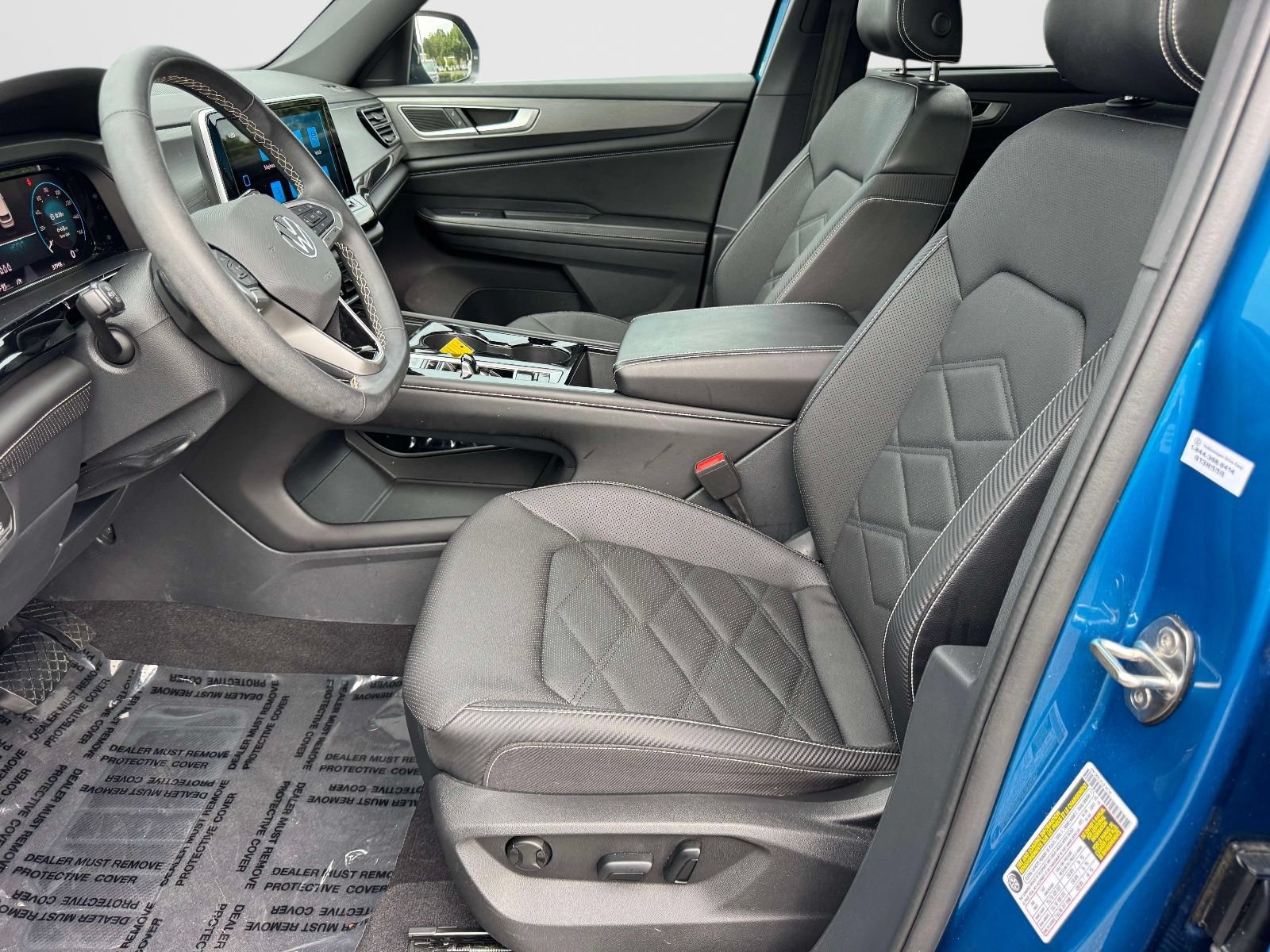 Certified 2024 Volkswagen Atlas Cross Sport SE w/ Panoramic Sunroof Package AWD/4WD image 15