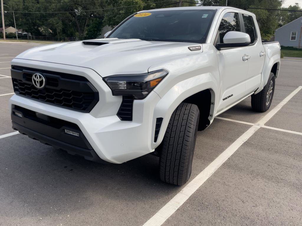 Used 2024 Toyota Tacoma TRD Sport w/ TRD Sport Upgrade Package
