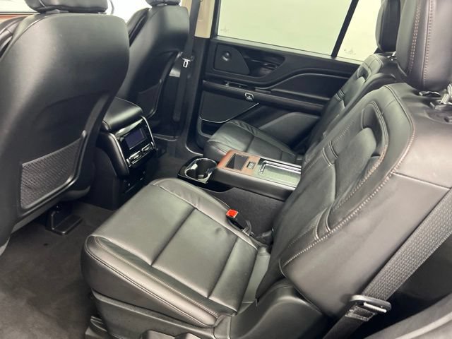 Certified 2023 Lincoln Aviator Reserve w/ Equipment Group 201A AWD/4WD image 11