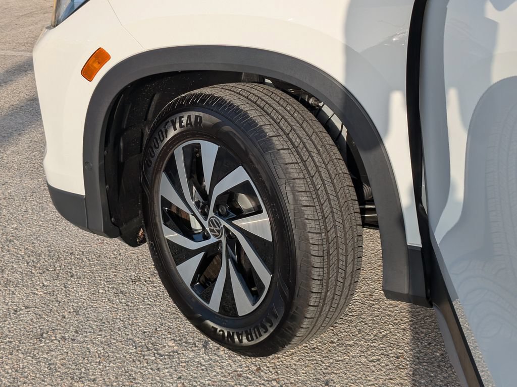New 2026 Volkswagen Tiguan S FWD image 30