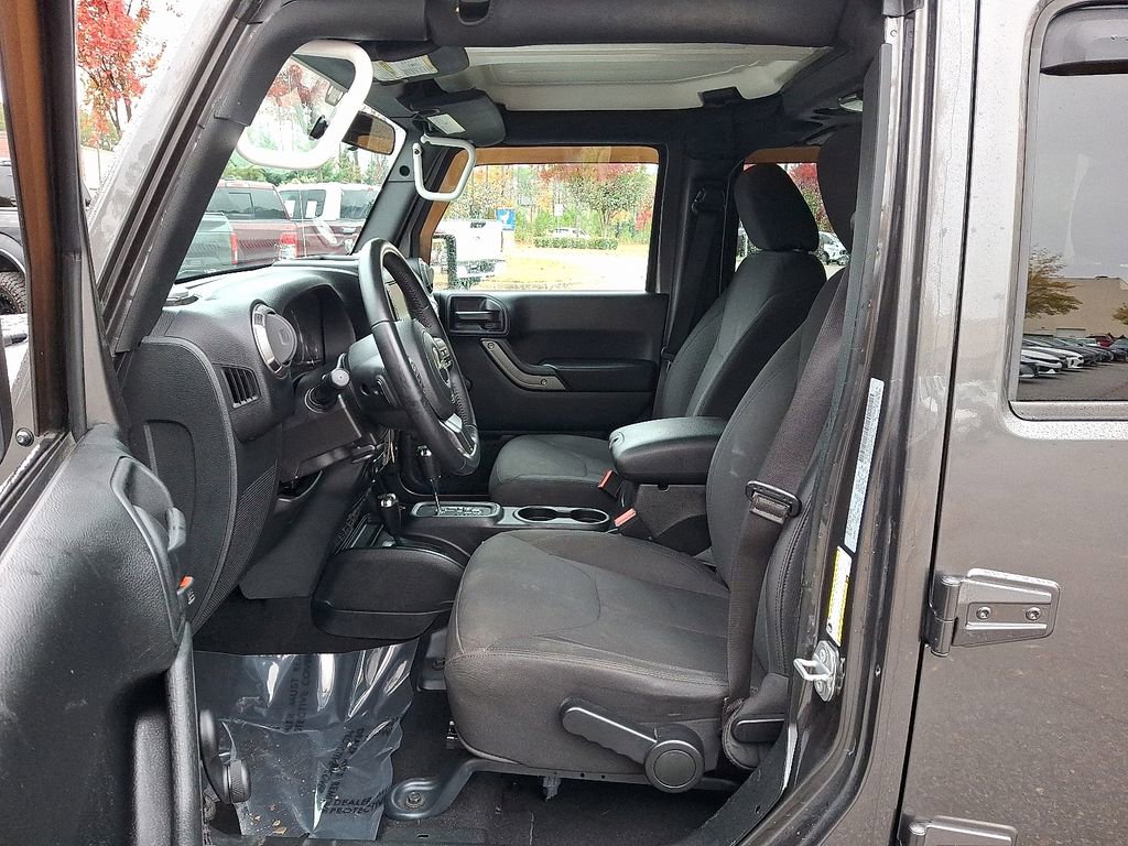 Used 2018 Jeep Wrangler Unlimited Sport image 14