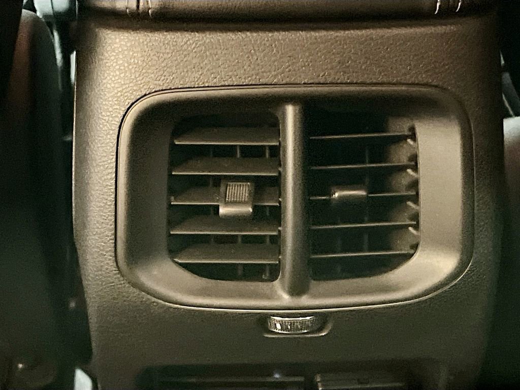 Used 2019 Jeep Cherokee Latitude Plus w/ Comfort/Convenience Group image 23